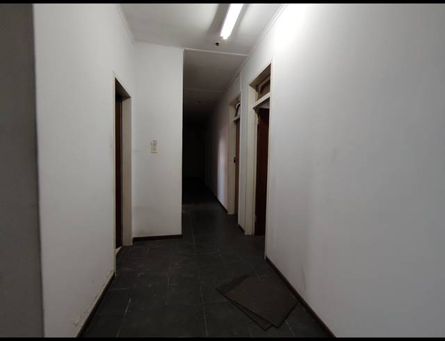 1,300M² WAREHOUSE TO LET IN DRIEHOEK